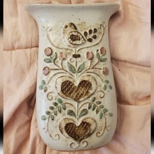Vintage 1960s Folk Art Pennsylvania Dutch Ceramic Vase.